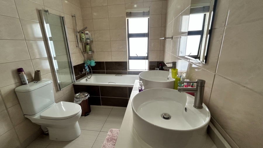 4 Bedroom Property for Sale in Wild Olive Estate Free State